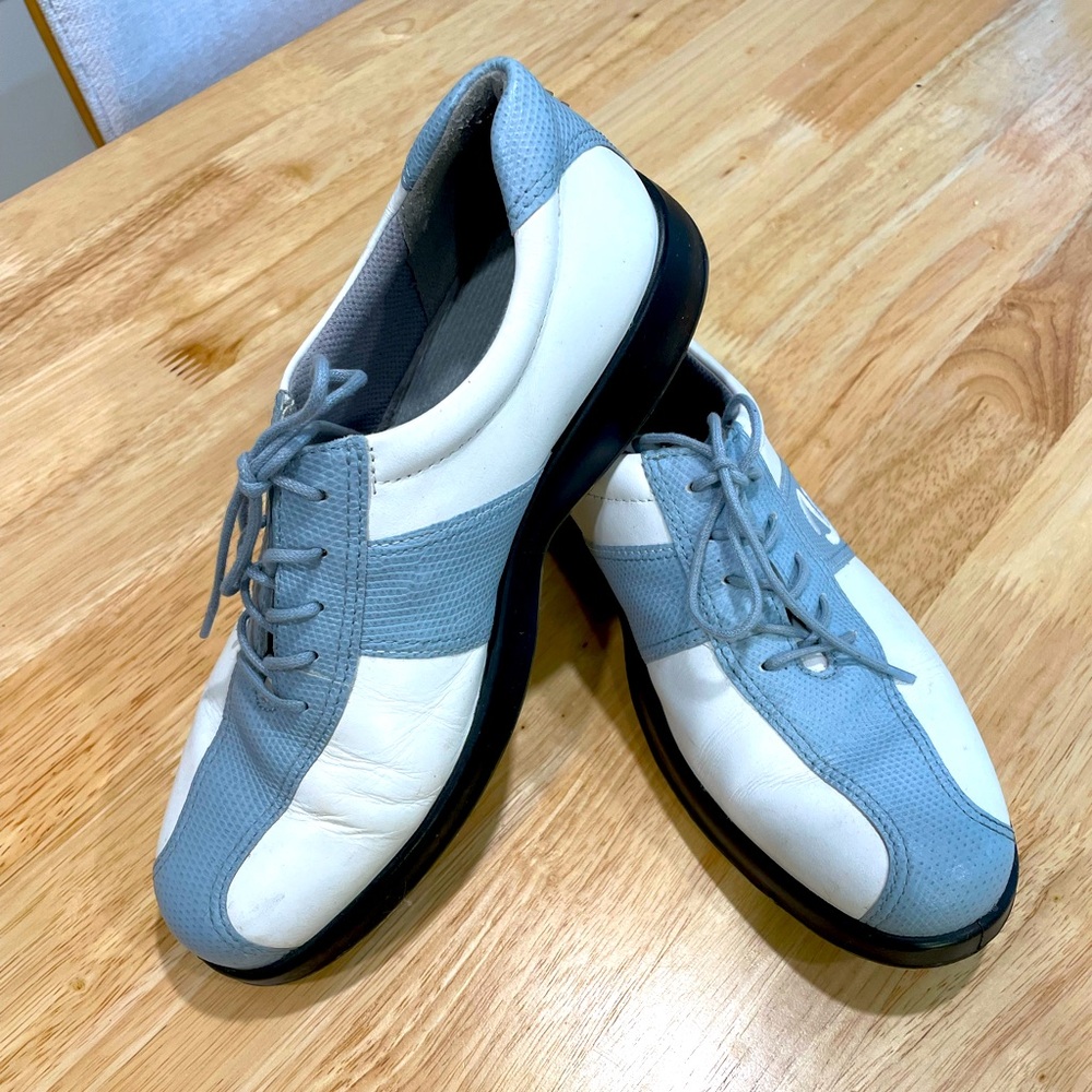 Super Comfy Ecco Ladies Golf Shoes Size 38 (7.5)